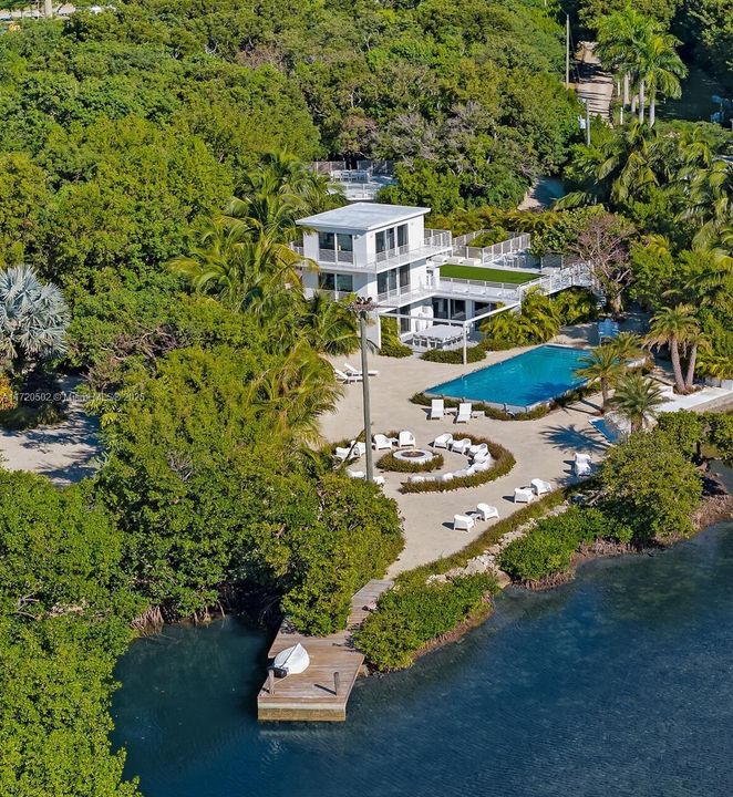 На продажу: $2,888,000 (4 спален, 5 ванн, 2044 Квадратных фут)