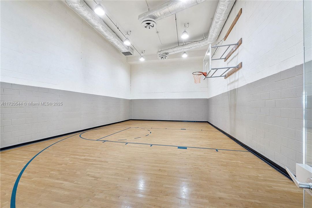 Racquetball court