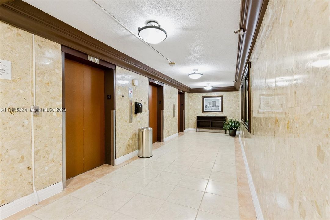 Vendido Recientemente: $85,000 (0 camas, 1 baños, 360 Pies cuadrados)