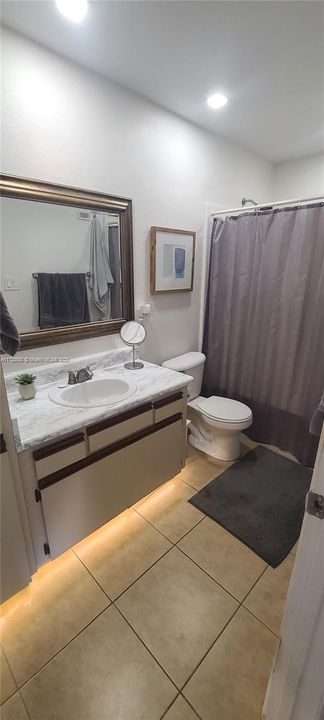 For Rent: $1,900 (1 beds, 1 baths, 588 Square Feet)