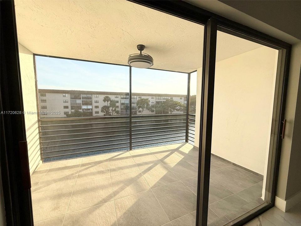 En Venta: $270,000 (2 camas, 2 baños, 1270 Pies cuadrados)