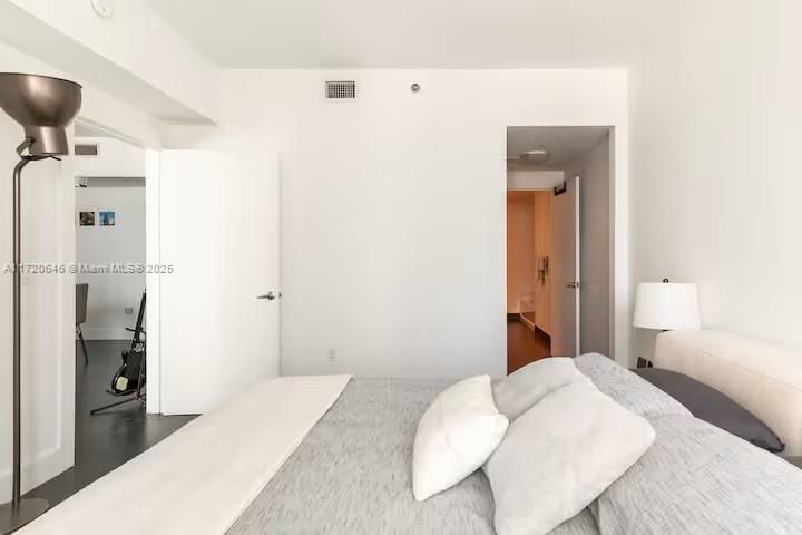 For Rent: $4,450 (2 beds, 2 baths, 1101 Square Feet)