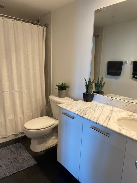 For Rent: $4,450 (2 beds, 2 baths, 1101 Square Feet)