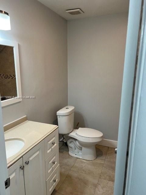 For Rent: $2,900 (3 beds, 2 baths, 2708 Square Feet)