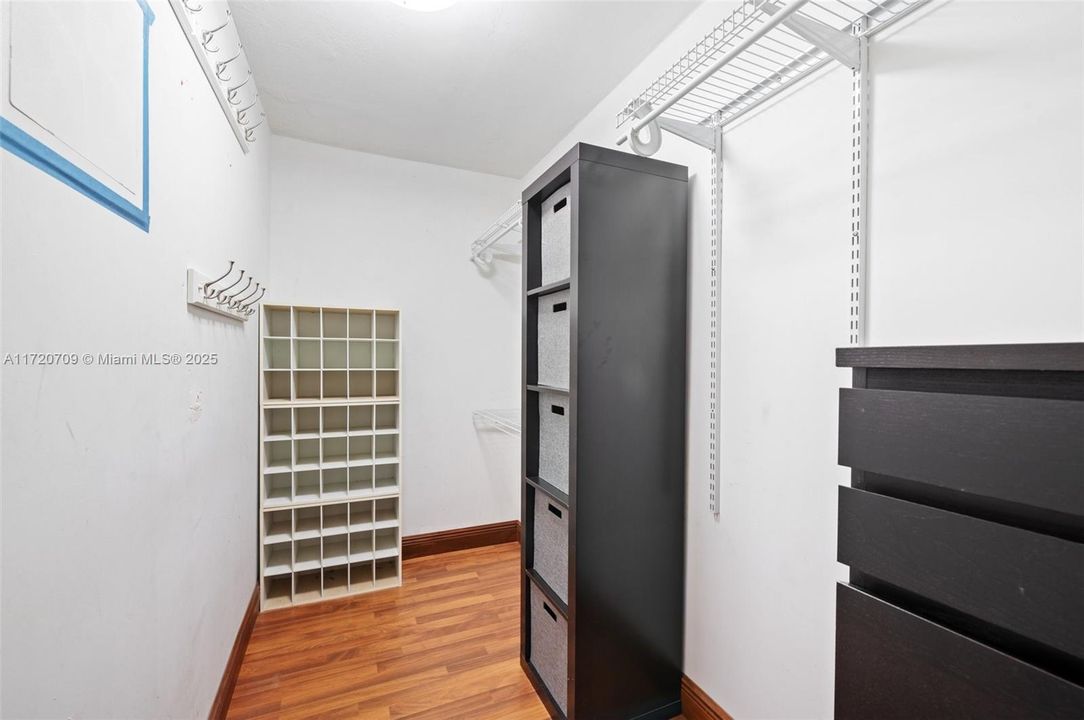 Walk-in closet