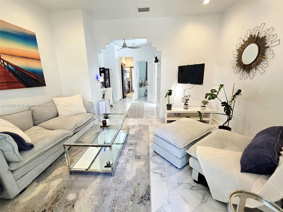 Recently Sold: $220,000 (1 beds, 1 baths, 401 Square Feet)