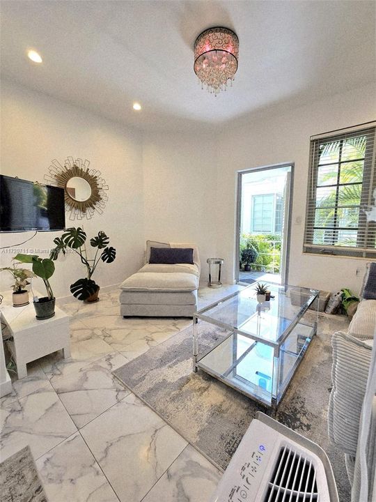 Recently Sold: $220,000 (1 beds, 1 baths, 401 Square Feet)