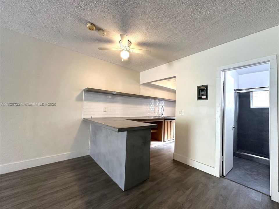 For Rent: $1,800 (0 beds, 1 baths, 440 Square Feet)