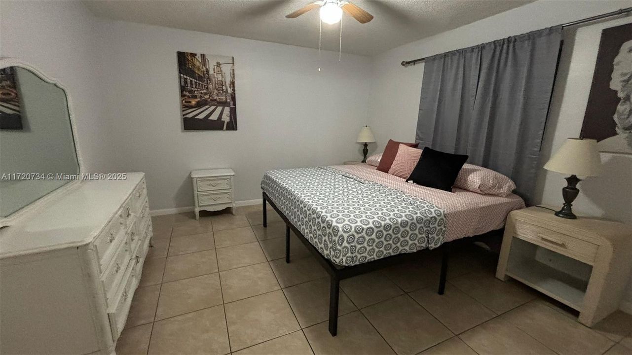 For Rent: $1,650 (1 beds, 1 baths, 646 Square Feet)