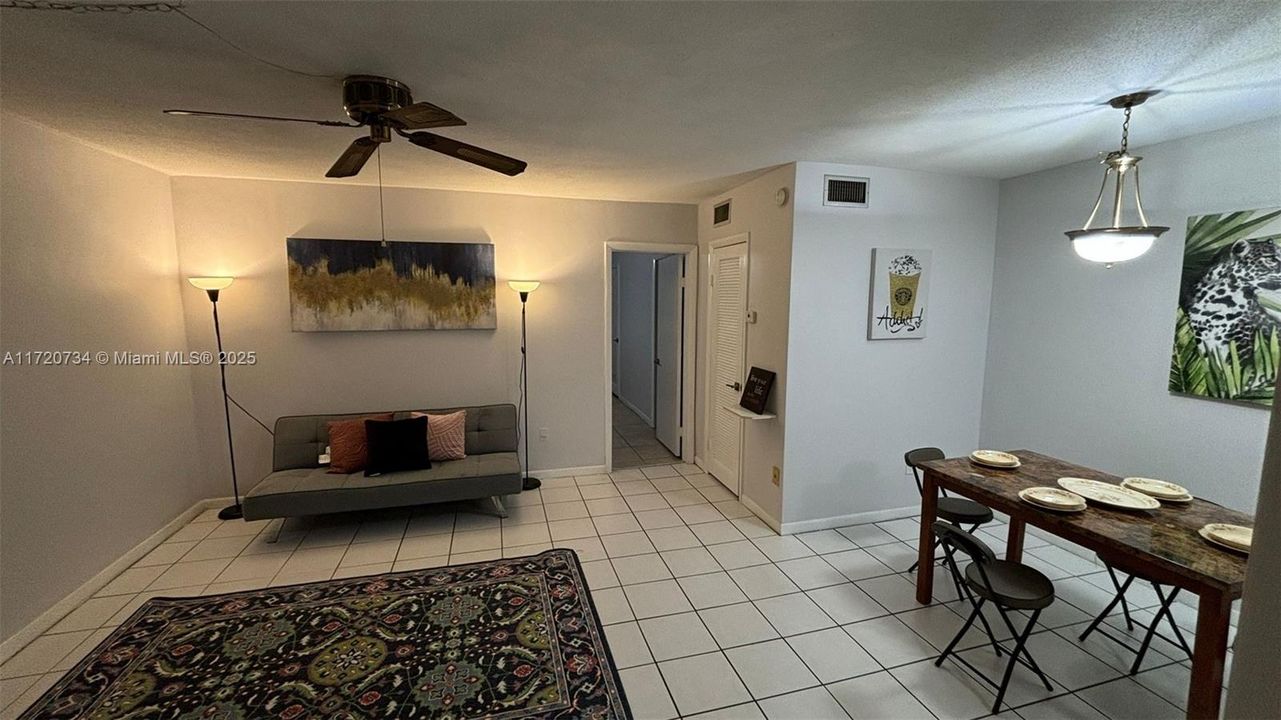 For Rent: $1,650 (1 beds, 1 baths, 646 Square Feet)