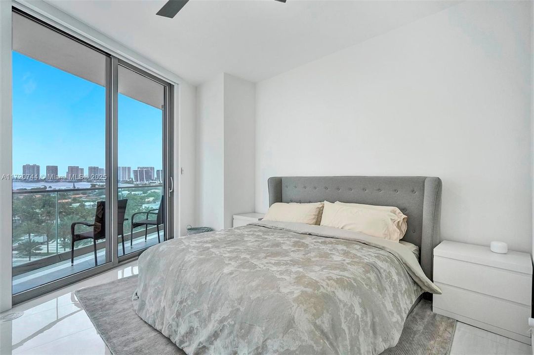 For Sale: $3,500,000 (2 beds, 2 baths, 1521 Square Feet)