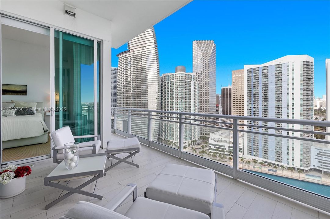 For Sale: $1,850,000 (2 beds, 2 baths, 1572 Square Feet)