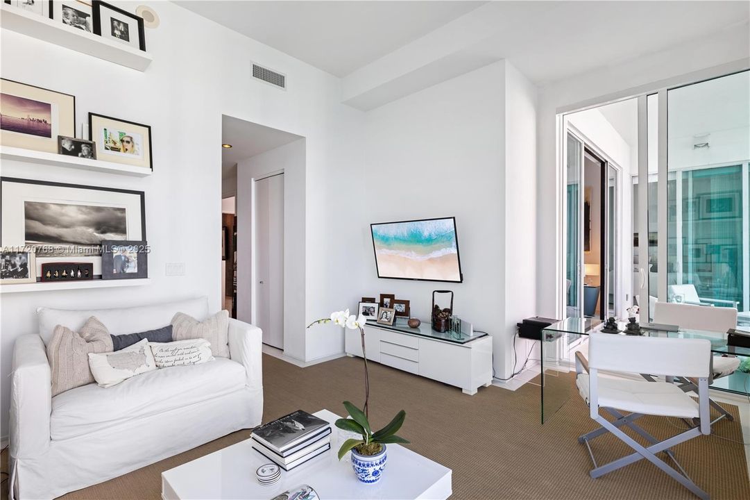 For Sale: $1,850,000 (2 beds, 2 baths, 1572 Square Feet)