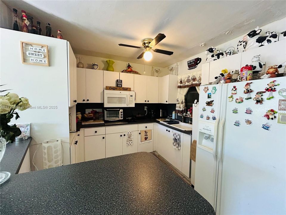 For Sale: $445,000 (4 beds, 3 baths, 1900 Square Feet)