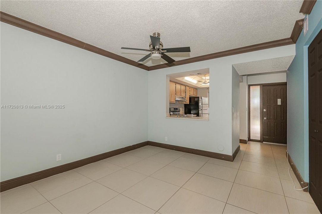 For Sale: $259,900 (2 beds, 2 baths, 1100 Square Feet)