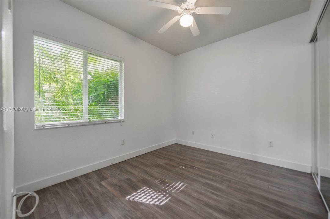 For Sale: $330,000 (2 beds, 2 baths, 1146 Square Feet)