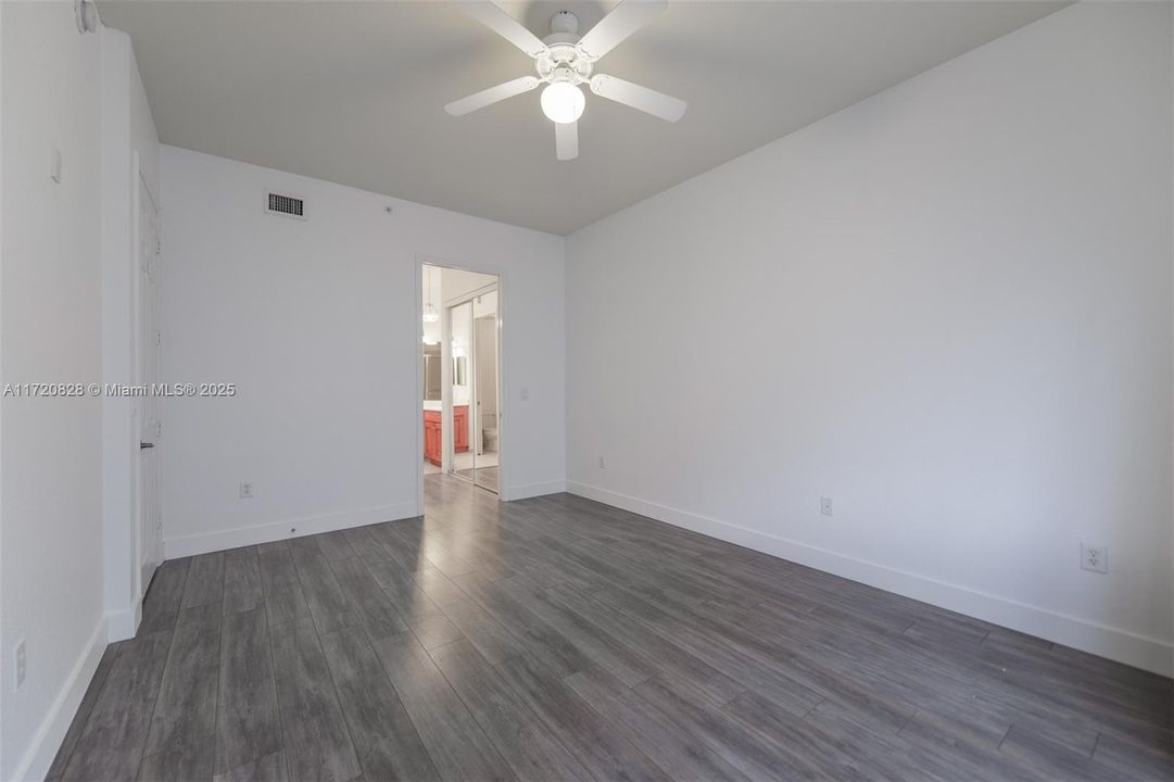 For Sale: $330,000 (2 beds, 2 baths, 1146 Square Feet)