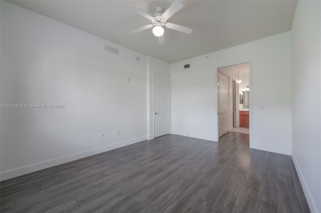 For Sale: $330,000 (2 beds, 2 baths, 1146 Square Feet)