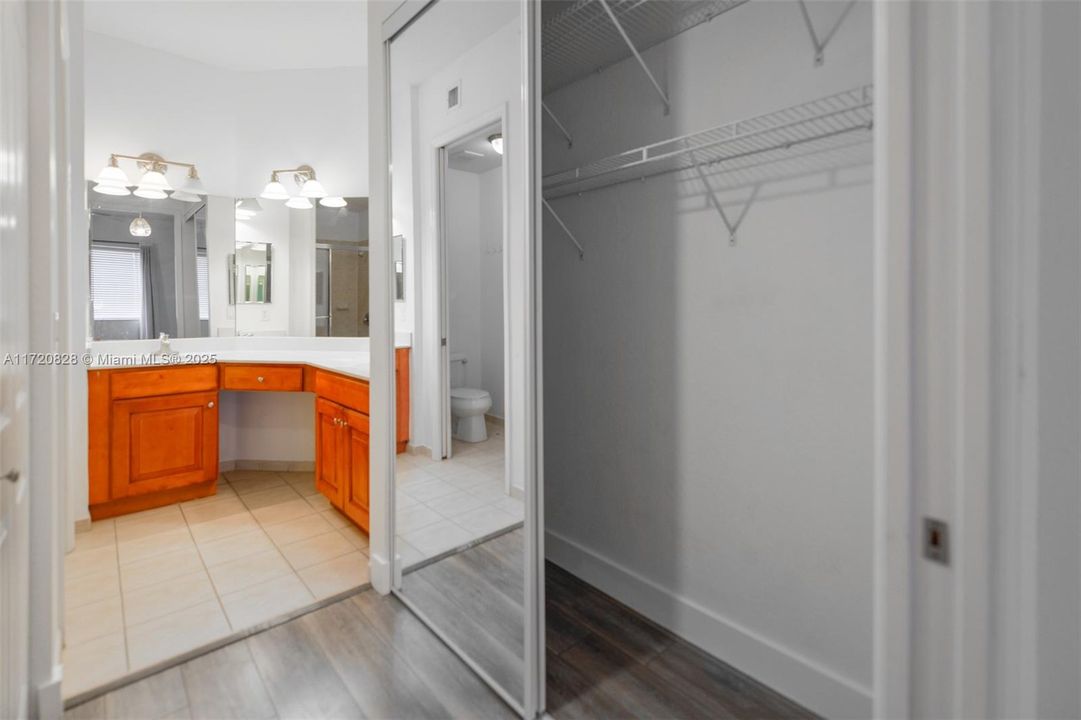 For Sale: $330,000 (2 beds, 2 baths, 1146 Square Feet)