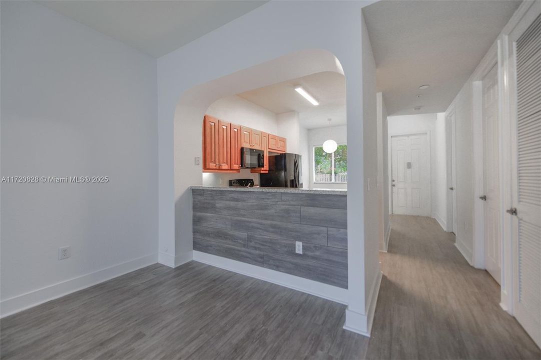 For Sale: $330,000 (2 beds, 2 baths, 1146 Square Feet)