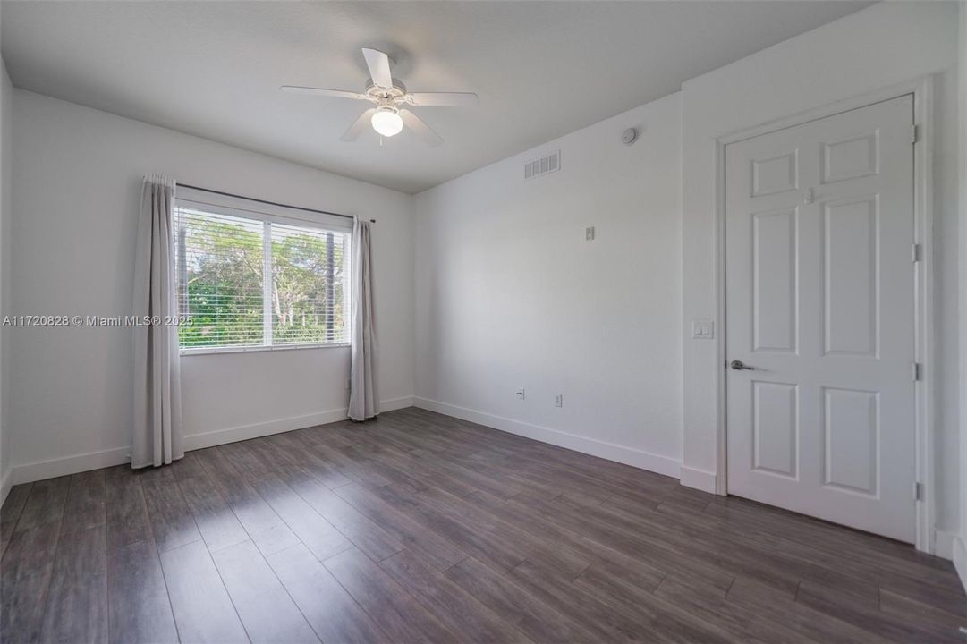 For Sale: $330,000 (2 beds, 2 baths, 1146 Square Feet)