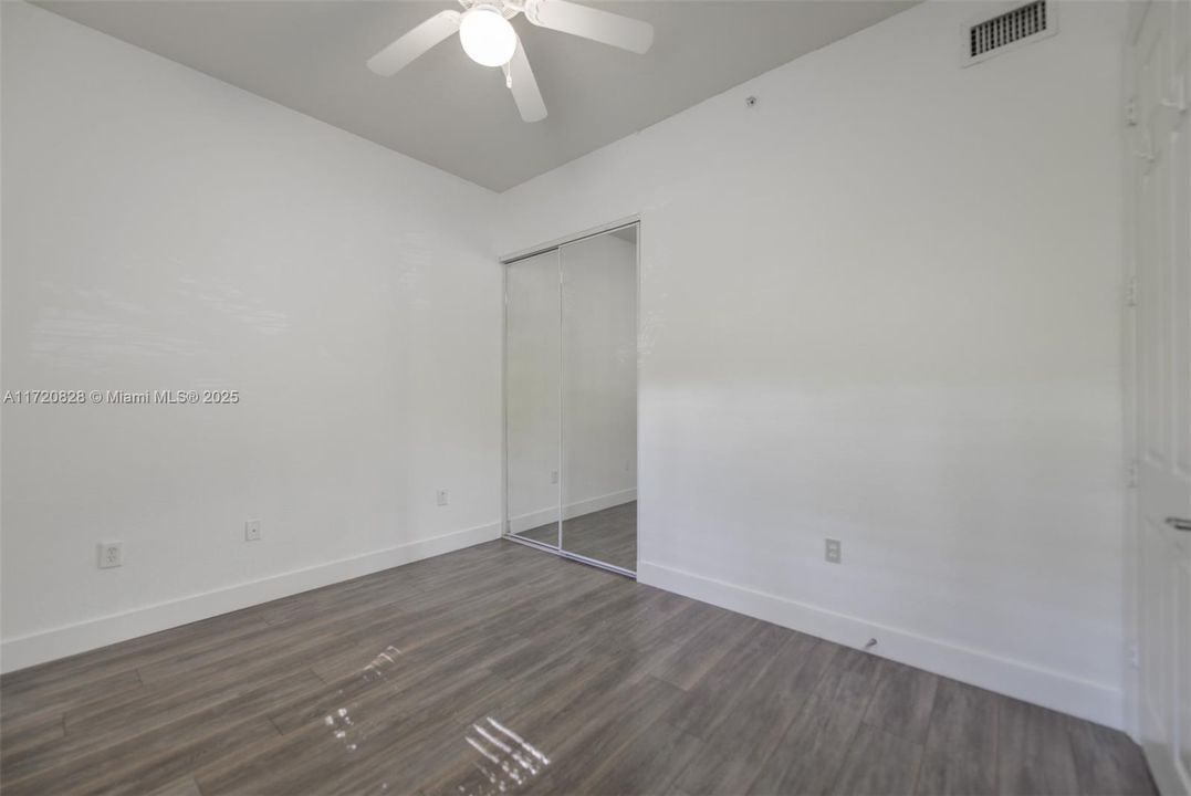 For Sale: $330,000 (2 beds, 2 baths, 1146 Square Feet)