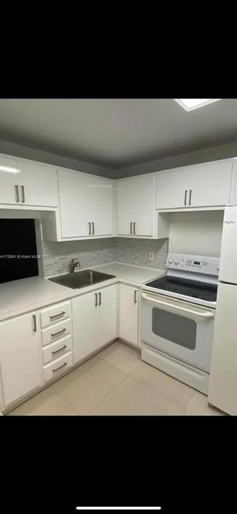 For Rent: $1,750 (1 beds, 1 baths, 800 Square Feet)