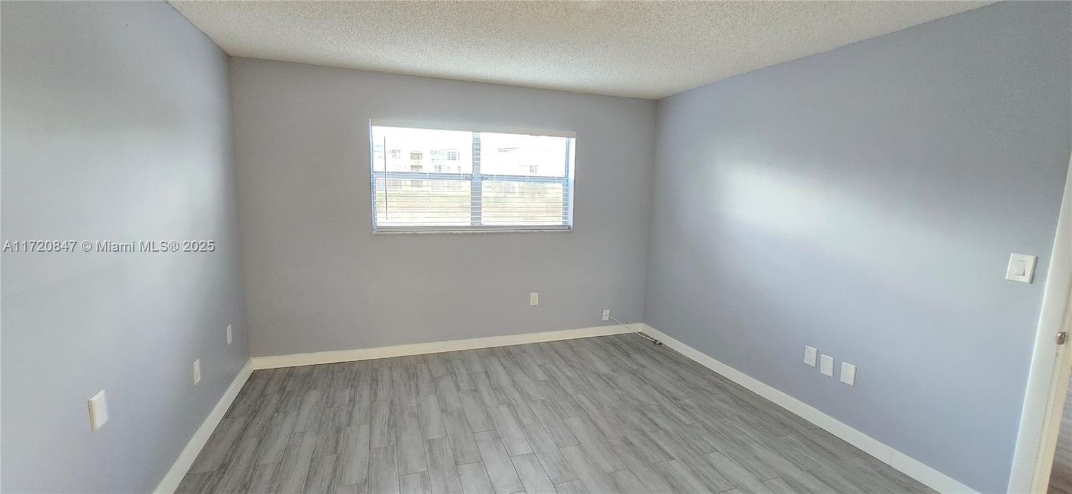 For Sale: $153,900 (2 beds, 2 baths, 850 Square Feet)