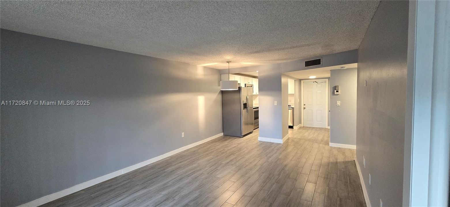 For Sale: $153,900 (2 beds, 2 baths, 850 Square Feet)