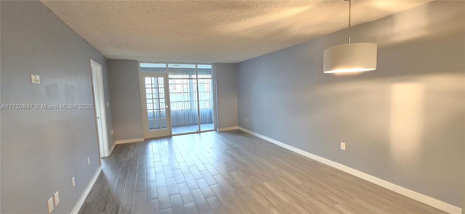 For Sale: $153,900 (2 beds, 2 baths, 850 Square Feet)