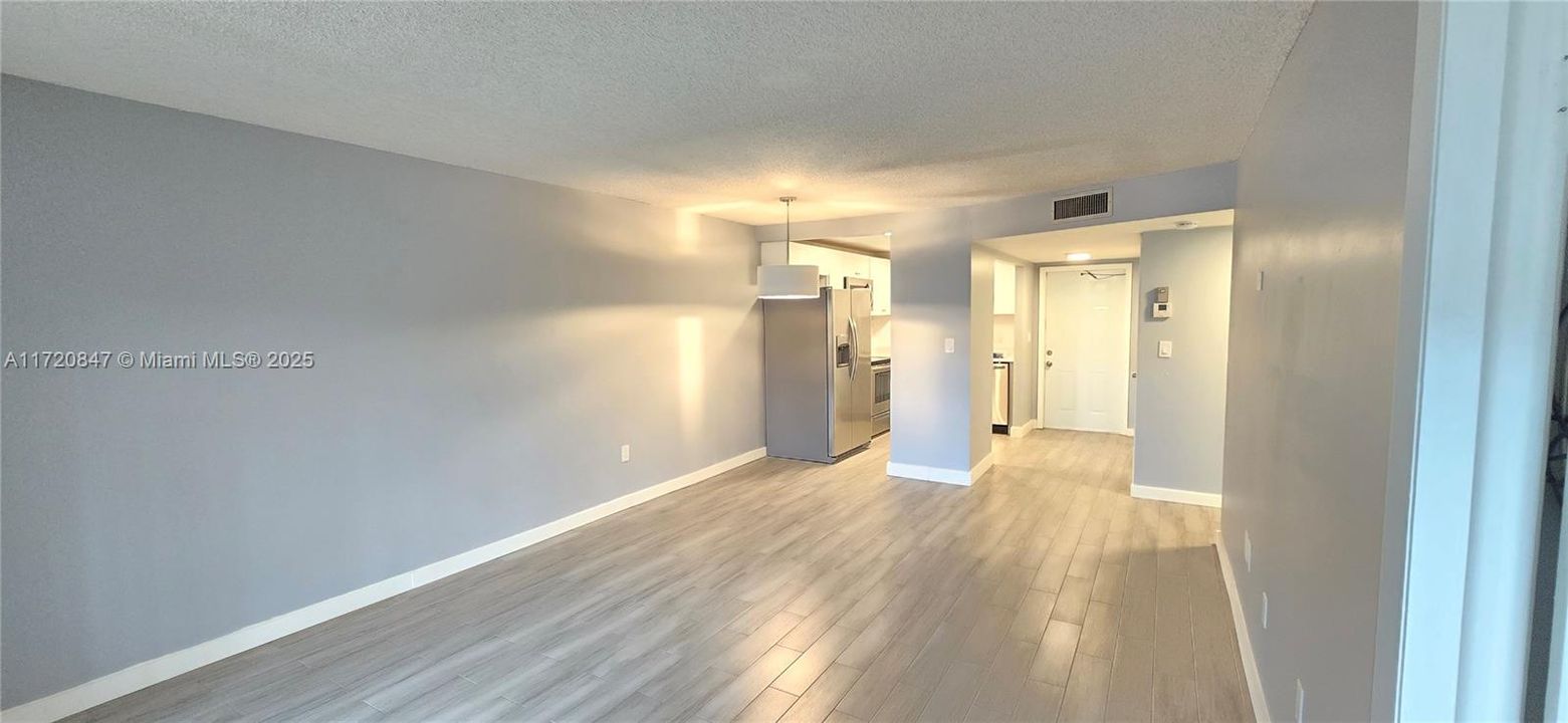 For Sale: $153,900 (2 beds, 2 baths, 850 Square Feet)