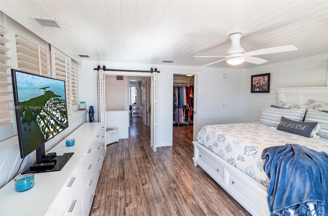 Vendido Recientemente: $2,350,000 (4 camas, 3 baños, 2252 Pies cuadrados)