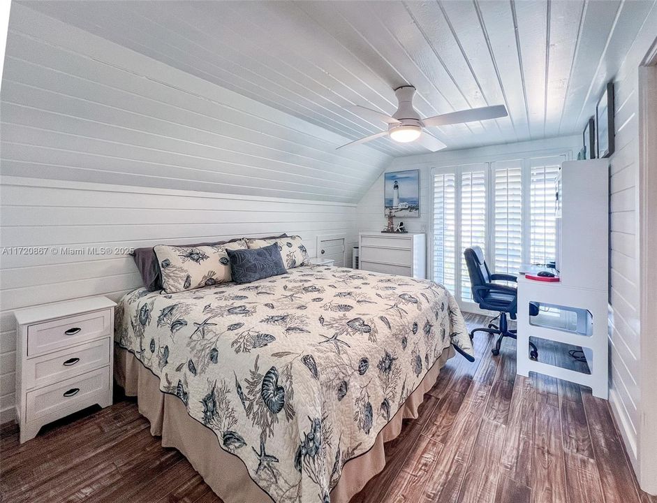 Vendido Recientemente: $2,350,000 (4 camas, 3 baños, 2252 Pies cuadrados)