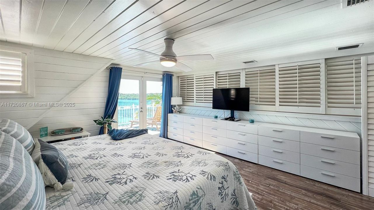 Vendido Recientemente: $2,350,000 (4 camas, 3 baños, 2252 Pies cuadrados)