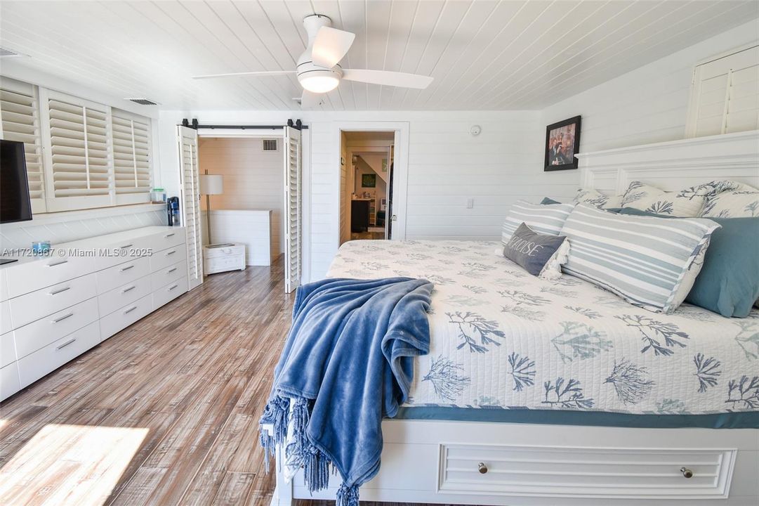 Vendido Recientemente: $2,350,000 (4 camas, 3 baños, 2252 Pies cuadrados)