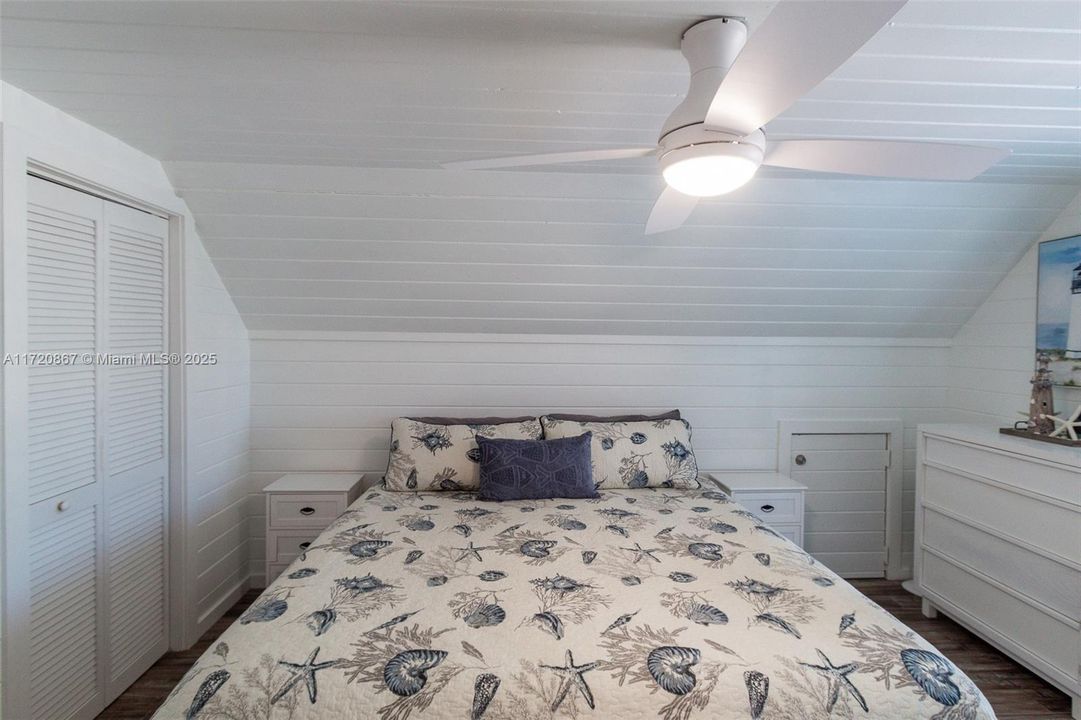 Vendido Recientemente: $2,350,000 (4 camas, 3 baños, 2252 Pies cuadrados)