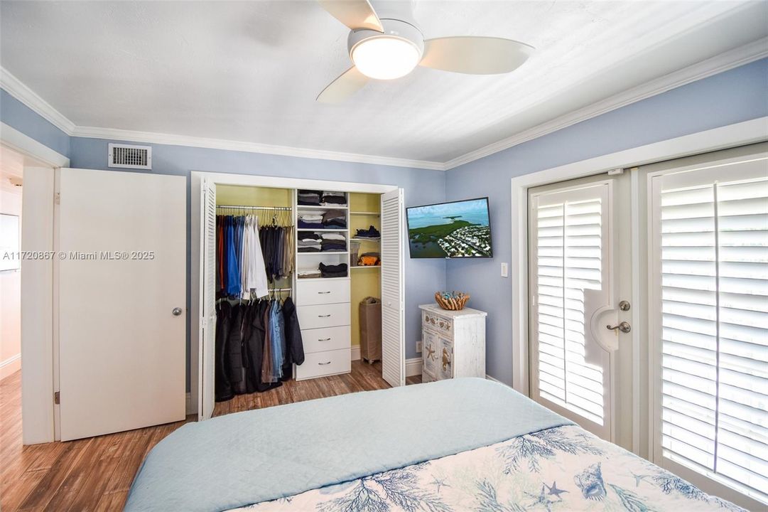 Vendido Recientemente: $2,350,000 (4 camas, 3 baños, 2252 Pies cuadrados)