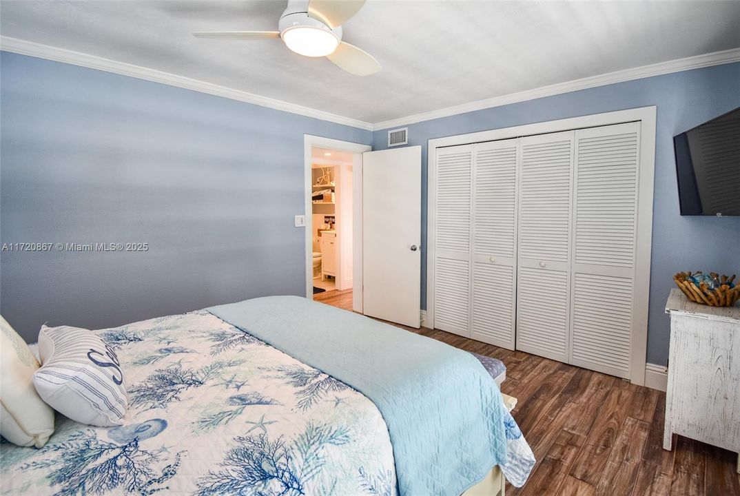 Vendido Recientemente: $2,350,000 (4 camas, 3 baños, 2252 Pies cuadrados)