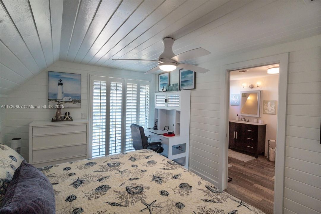 Vendido Recientemente: $2,350,000 (4 camas, 3 baños, 2252 Pies cuadrados)