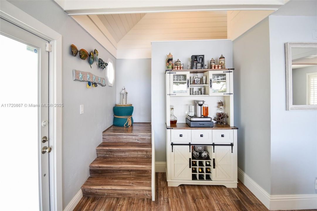 Vendido Recientemente: $2,350,000 (4 camas, 3 baños, 2252 Pies cuadrados)