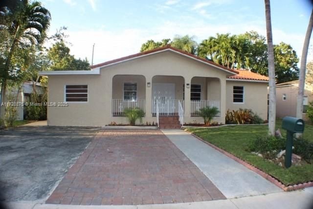 For Rent: $4,100 (3 beds, 2 baths, 1703 Square Feet)