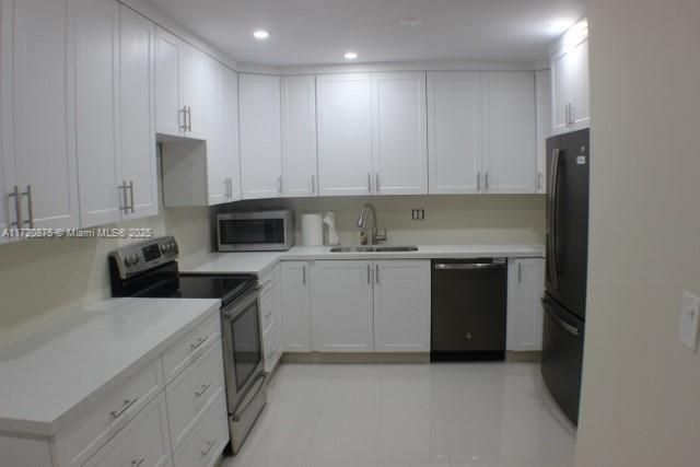 For Rent: $4,100 (3 beds, 2 baths, 1703 Square Feet)