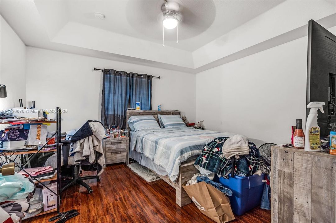 For Sale: $340,000 (3 beds, 2 baths, 1518 Square Feet)