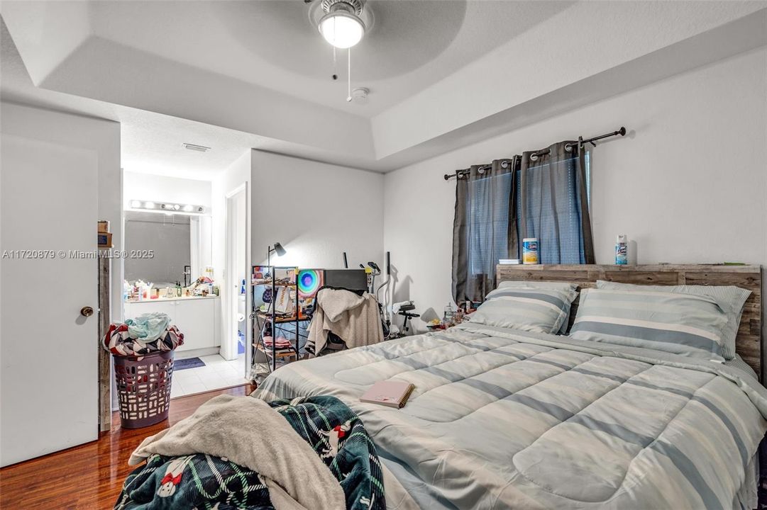 For Sale: $340,000 (3 beds, 2 baths, 1518 Square Feet)