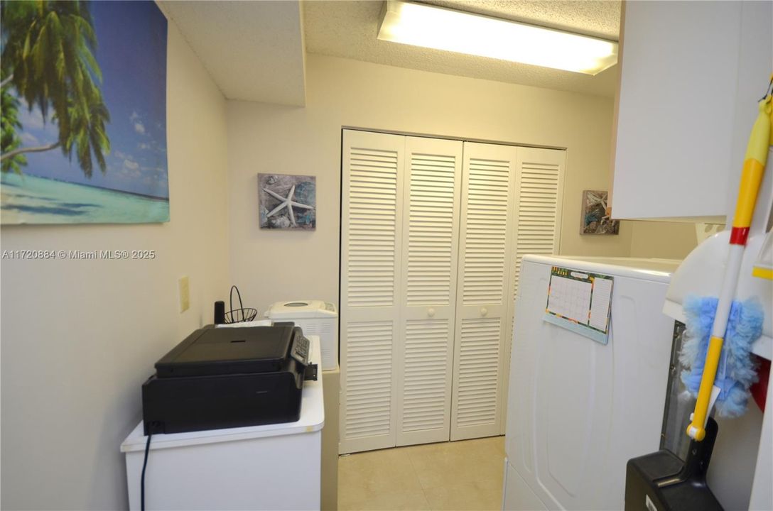 For Sale: $190,000 (2 beds, 2 baths, 1350 Square Feet)