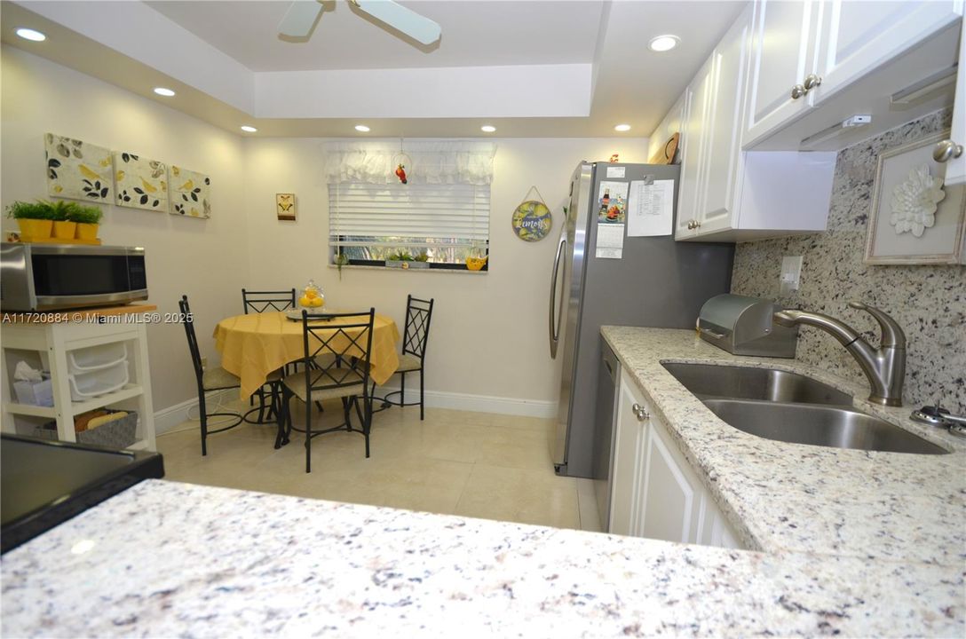 For Sale: $190,000 (2 beds, 2 baths, 1350 Square Feet)