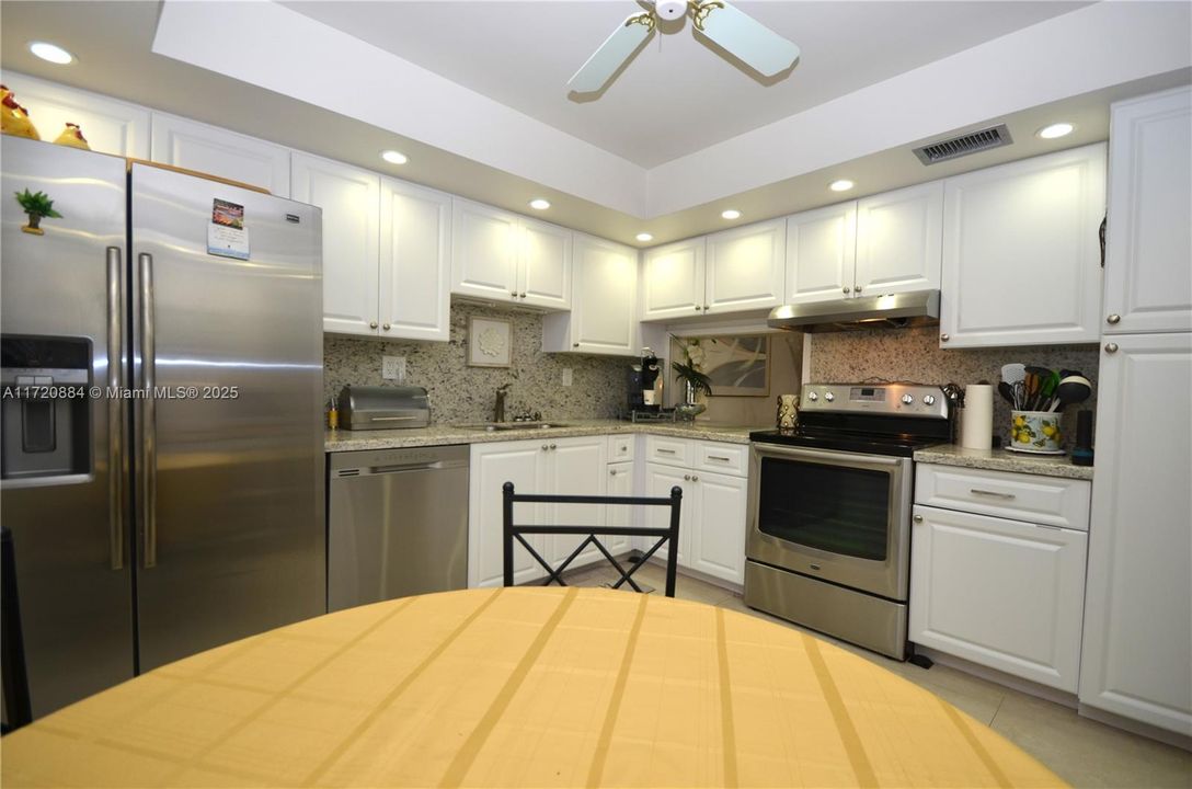 For Sale: $190,000 (2 beds, 2 baths, 1350 Square Feet)