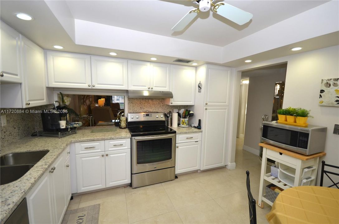 For Sale: $190,000 (2 beds, 2 baths, 1350 Square Feet)