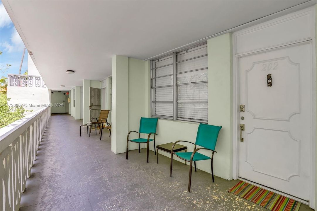 На продажу: $315,000 (1 спален, 1 ванн, 694 Квадратных фут)