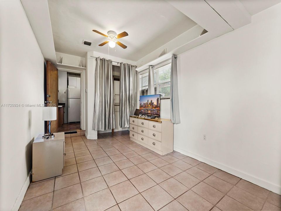 For Sale: $540,000 (3 beds, 1 baths, 1365 Square Feet)